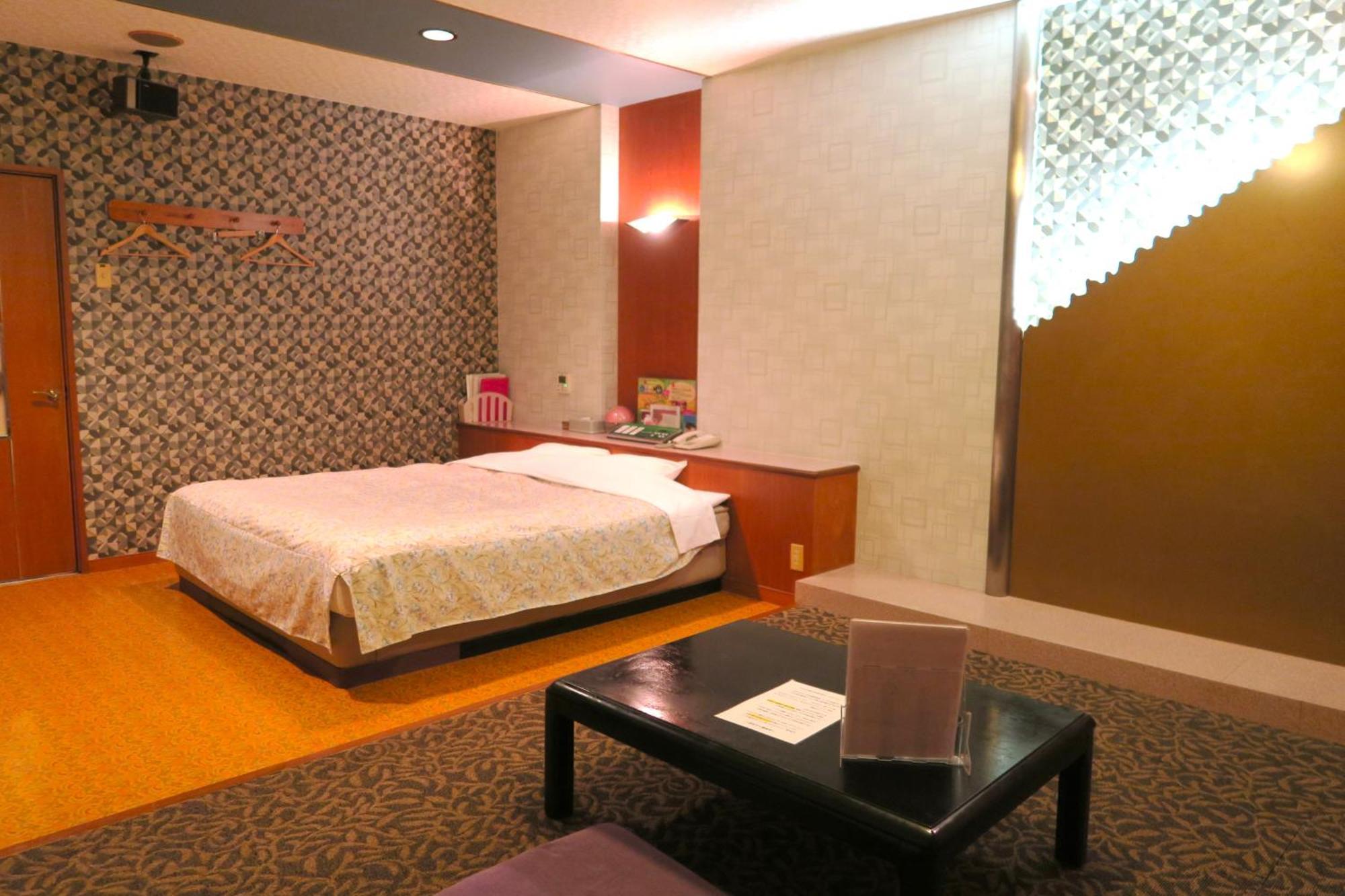 Hotel Silk No Mori (Adults Only) Tosu Exteriör bild